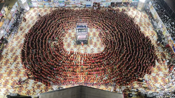 rajkot-ahir-garba-mahotsav-gold-ornaments-dwarkadhish-aarti