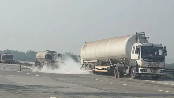 bharatmala-express-highway-accident-lng-tanker-leakage-nandesari-fire-brigade