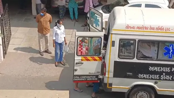 ahmedabad-crime-news-elderly-womans-body-found-stuffed-in-bag-inside-locked-khokhra-flat