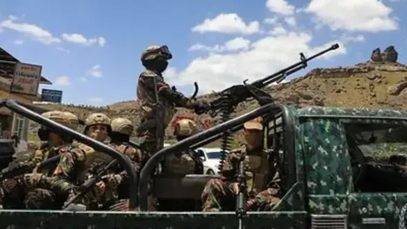 houthi-rebels-launch-major-attack-on-military-camp-in-yemen-53-soldiers-killed-over-200-injured
