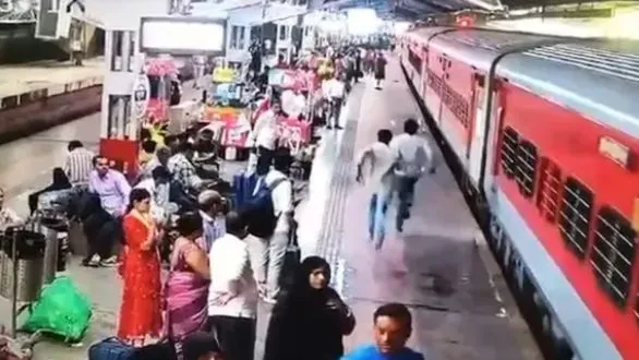 tiger-shroff-firing-shooters-caught-in-kota-after-escape