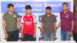 અમદાવાદમાં ગરબાના નકલી પાસ વેચનારી ગેંગનો પર્દાફાશ, ગઠિયાઓએ પોલીસની સામે જ ChatGptની મદદથી ડુપ્લિકેટ પાસ બનાવી બતાવ્યા
