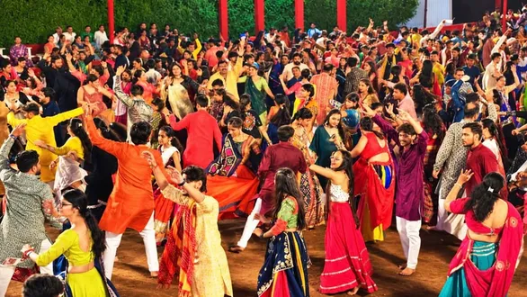 vadodara-news-khodaldham-garba-festival-income-to-fund-cancer-hospital