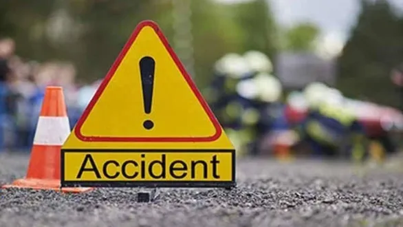 morbi-accident-dumper-hits-car-on-pipaliya-highway-2-workers-killed-6-injured