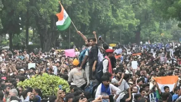 opinion-anarchic-behavior-under-the-guise-of-the-tricolour