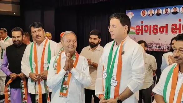 ex-kodinar-mla-jd-solanki-quits-bjp-joins-congress-in-rajkot