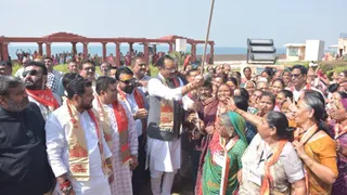 'શ્રવણ તીર્થ દર્શન યોજના' અંતર્ગત 2100 વડીલો અને બહેનોએ સોમનાથ મહાદેવના દર્શન કર્યાં, મંત્રી જીતુ વાઘાણી ખાસ ઉપસ્થિત રહ્યા