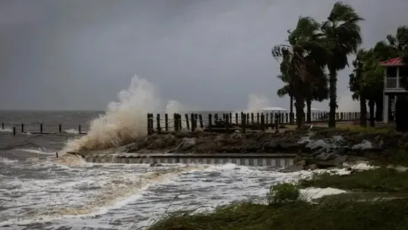 major-disturbance-is-brewing-in-bay-of-bengal-alert-for-thunderstorms-and-rain-has-been-issued-for-over-10-states