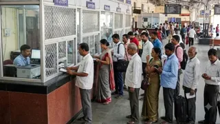 Railway New Rule:રેલવેનો નવો નિયમ લાગૂ થશે; કાઉન્ટર પરથી ટિકિટ ખરીદવા પર પણ મળશે વીમો, 45 પૈસામાં રૂપિયા 10 લાખ સુધી મળશે કવર
