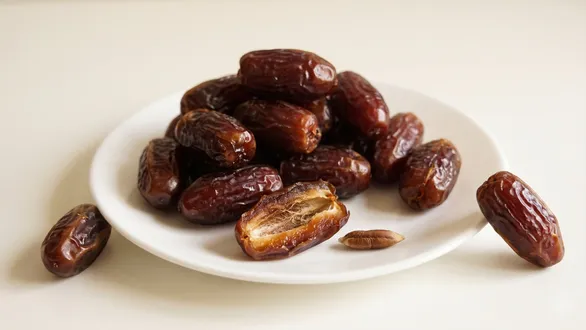 winter-dates-benefits-7-health-benefits-of-eating-khajur-daily
