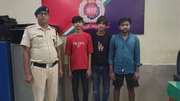 udaipur-surat-vande-bharat-train-stone-pelting-three-accused-arrested-rpf