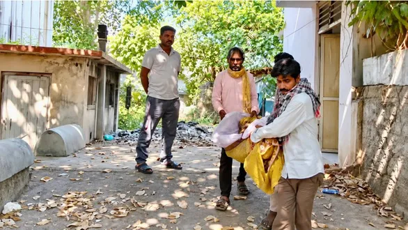 chhota-udepur-horror-father-murders-8-yearold-son-in-pavi-jetpur-attempts-suicide