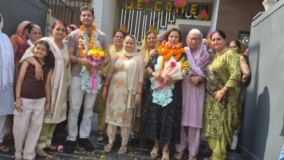 tushar-dahiya-parveen-rani-uk-mayor-india-visit-rohtak-grand-welcome