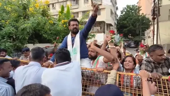 rajkot-congress-protest-over-bjp-loktantra-bachao-march-police-clash