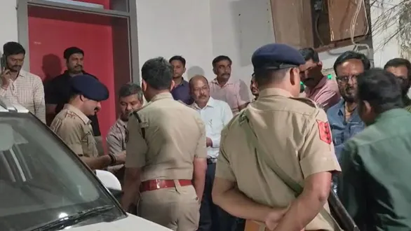 vadodara-soni-family-tragedy-mother-and-two-children-commit-suicide-in-mandvi