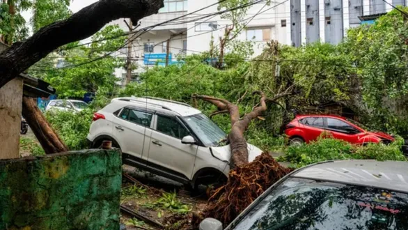 cyclone-arnab-claims-9-lives-amit-shah-speaks-to-chief-ministers-of-four-states