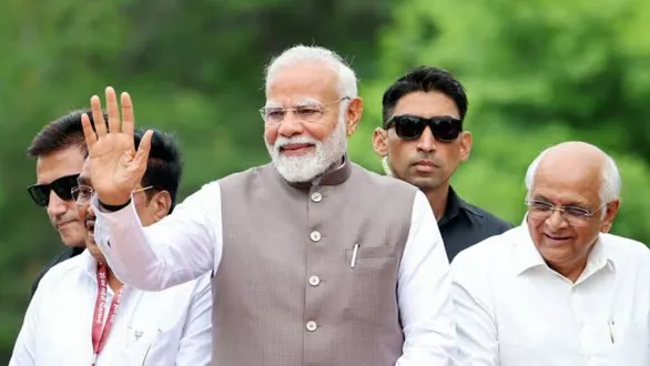 pm-modi-gujarat-visit-14400-cr-projects-for-banaskantha-ekta-nagar