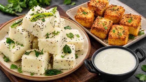 instant-poha-dhokla-recipe-how-to-make-spongy-masaledar-dhokla-in-15-minutes