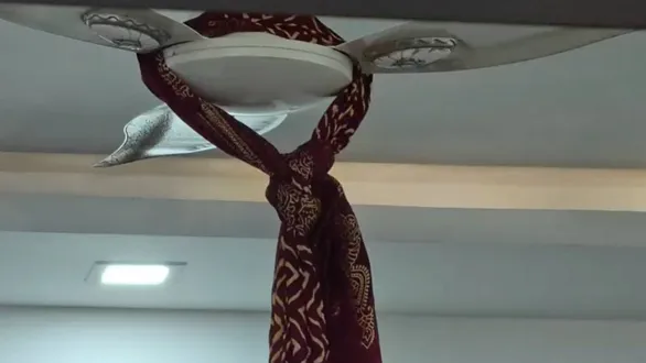 vadodara-mass-suicide-case-soni-family-used-online-purchased-stools-to-hang-themselves-reveals-police-probe