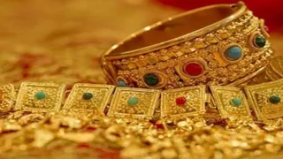 Gold Price Fall:સોનાની કિંમતોમાં સતત ઘટાડો, દિવાળી અગાઉ શા માટે મોટા જ્વેલર્સ ખરીદીથી દૂર થઈ રહ્યા છે? 
