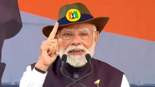 દિમાગી નક્સલનો ખતરો હજુ ટળ્યો નથી, ભારત વિરોધી તાકાતોથી દેશવાસીઓને એલર્ટ રહેવાની જરૂર: PM મોદી