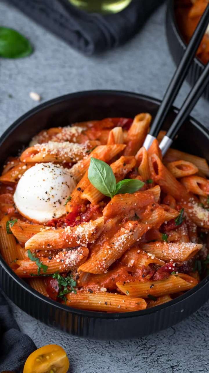Pasta Recipe: ઘરે આ રીતે બનાવો રેસ્ટોરન્ટ સ્ટાઇલ ક્રીમી રેડ પેપર પાસ્તા