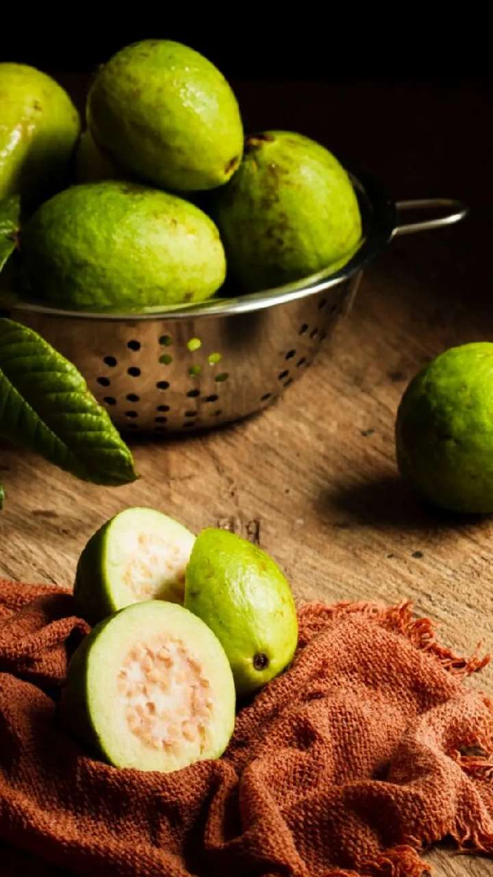 સૌથી વધારે પ્રોટીન કયાં ફળોમાં જોવા મળે છે?