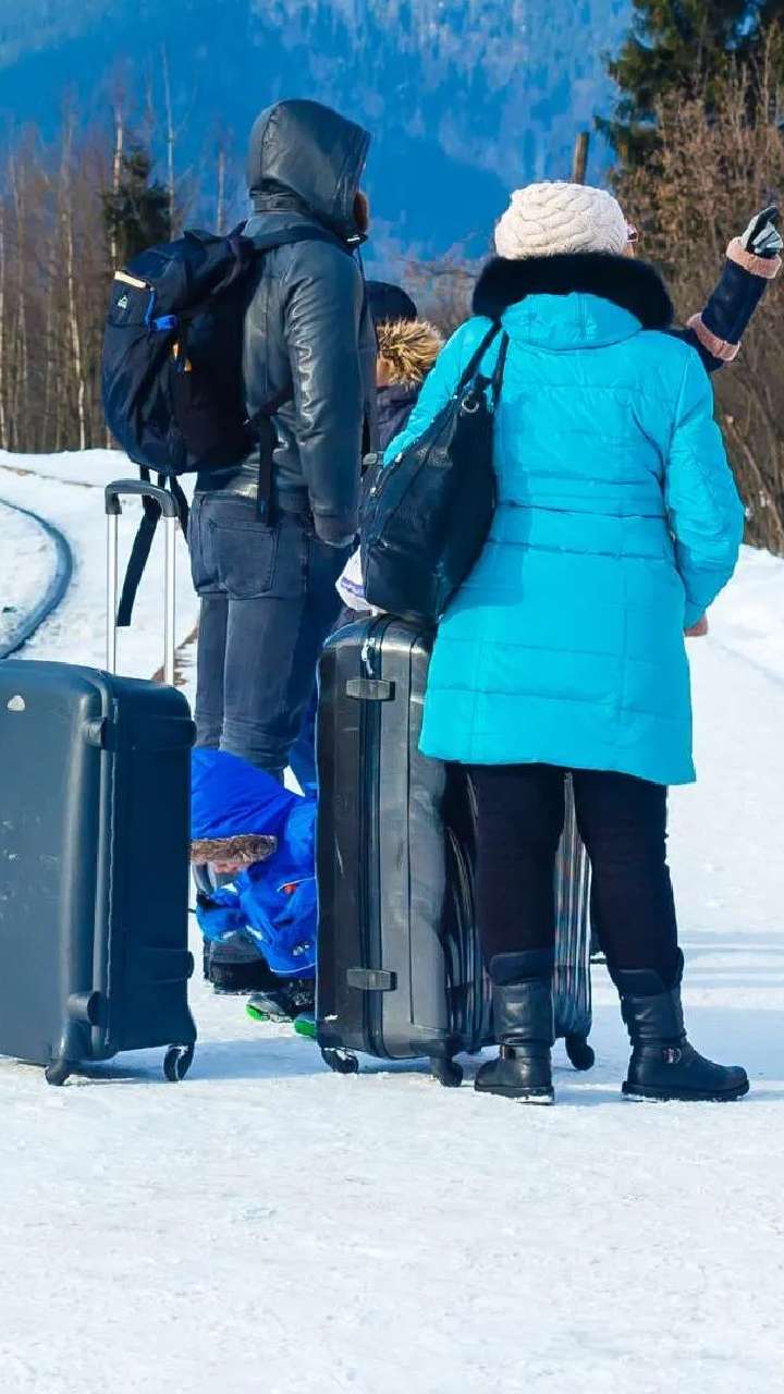 શિયાળામાં મુસાફરી કરતા પહેલા આ બબાતોનું ખાસ ધ્યાન રાખો