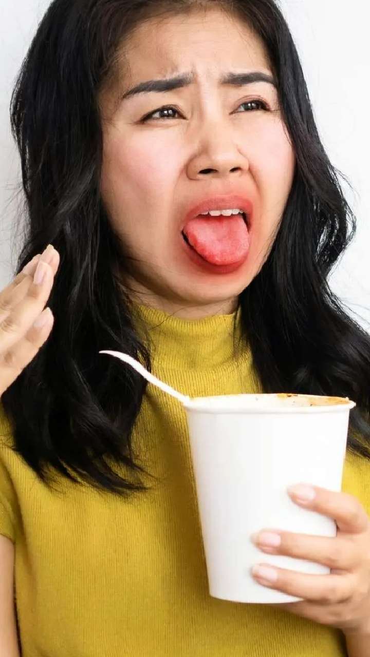 ગરમ ચા પીતી વખતે જીભ બળી જાય તો આ ટિપ્સ અજમાવો