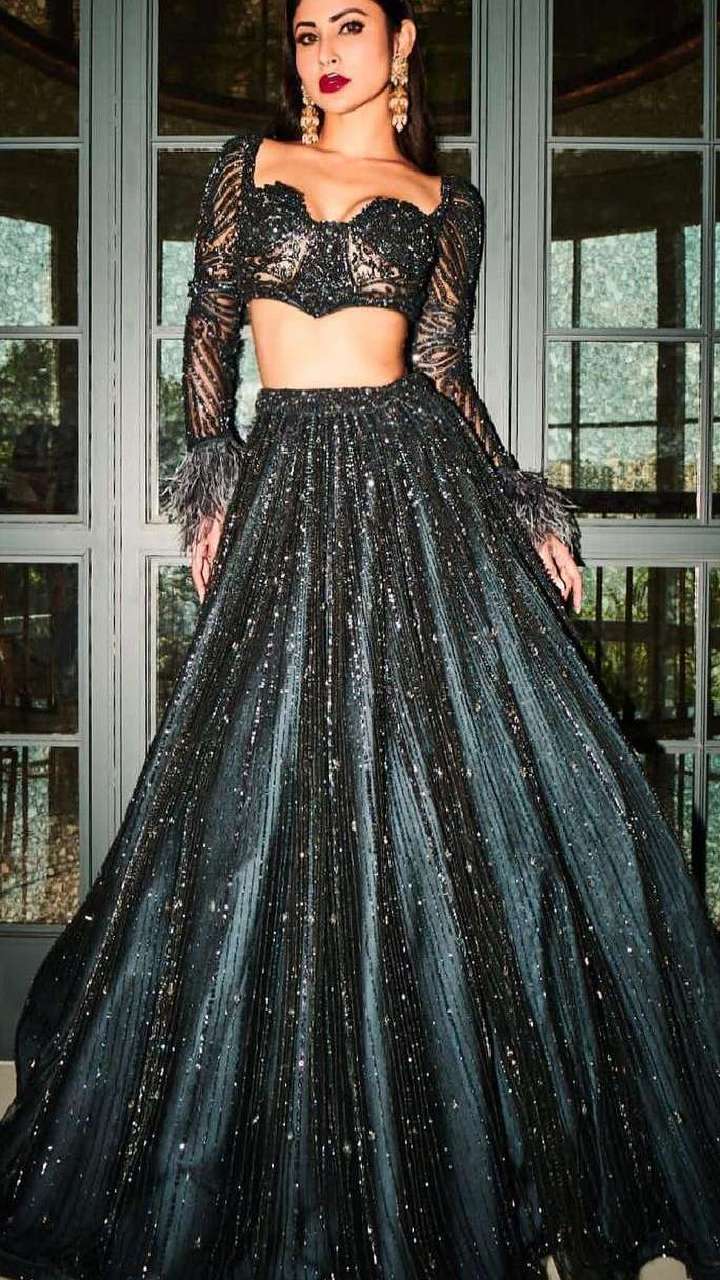 11+ Inspirational Looks Of Mouni Roy For All You Brides & Bridesmaids | Mouni  roy dresses, Indian designer outfits, Indian outfits lehenga